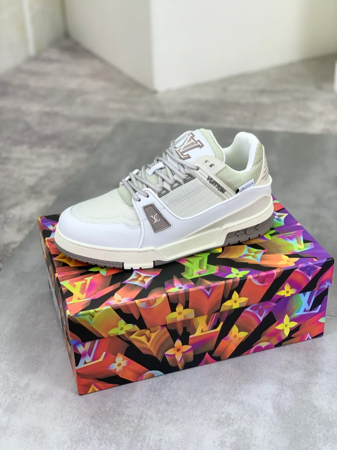 Men's men's shoes 💰P580 New style 💰💎💎Latest color High version 2025Louis*Vuitto* LV Traine Catwalk TRAINER outsole and fabric private model A shoe that definitely costs a lot of money and effort. This series was designed after the arrival of Vifgil. It is favored by many fans every season. Original TPU outsole Original packaging Color: black Available in white (available from stock, super fast shipping) Code number: 35-46